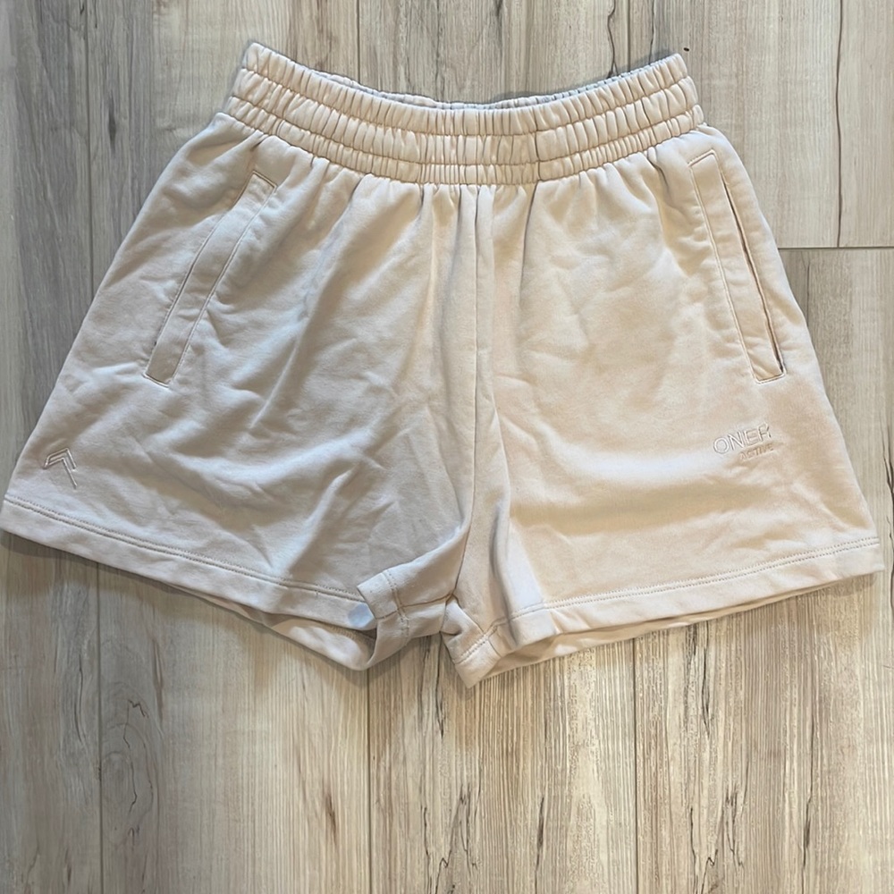 Oner Active- lounge shorts- cream size M